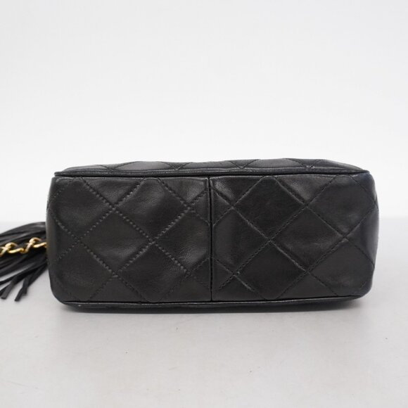 CHANEL Black Lambskin Leather Shoulder Bag - Picture 3 of 16